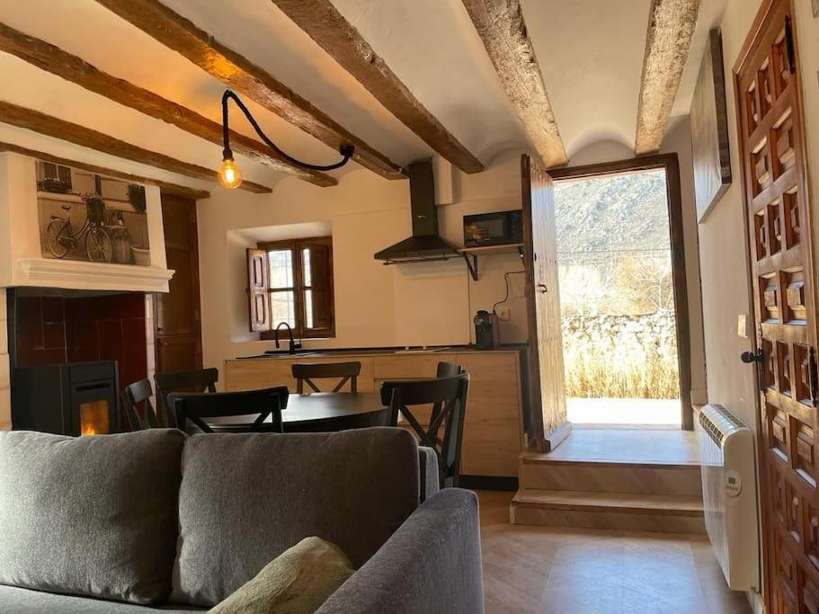 Acogedora Casa Con Patio-Parking Villa Albarracín Buitenkant foto